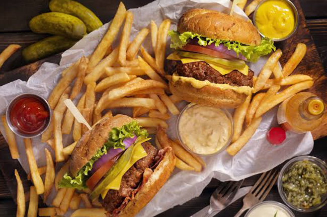 Mieszkańcy Detroit najwięcej wydają na fast foody. Chicago na dalekim miejscu
