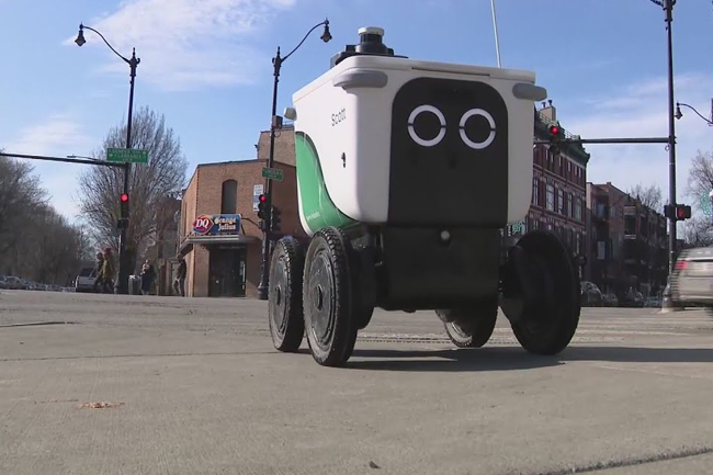 Pozwy przeciw firmom wykorzystującym roboty do dostaw żywności w Chicago. Mogą łamać prawo Illinois o ochronie danych osobowych