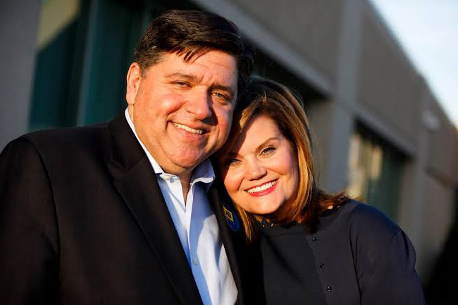 JB Pritzker ujawnił swoje zeznanie podatkowe za 2025 rok. Oficjalnie z żoną zarobił ponad 9 milionów dolarów